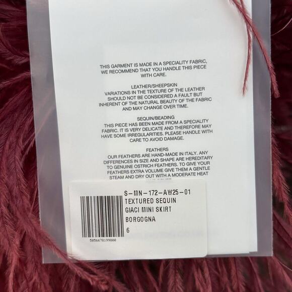 16Arlington Giaci Feather-Trimmed Sequined Mini Skirt in Borgogna - Picture 8 of 8